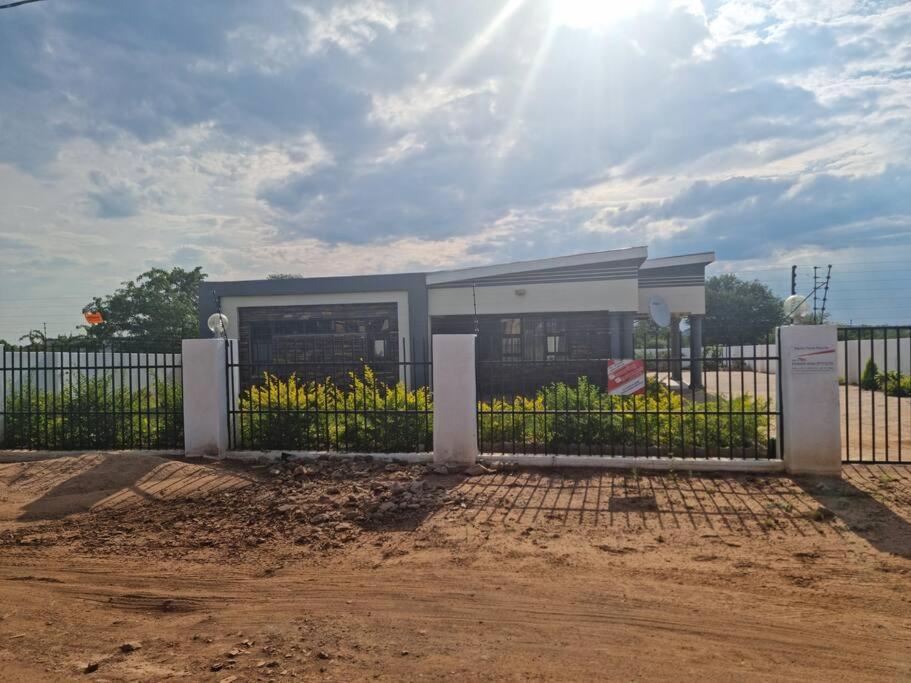 Castletown Villa Serowe Exterior photo