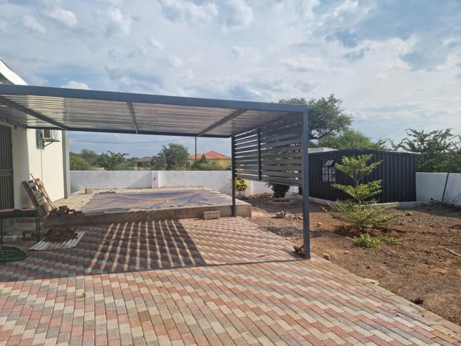 Castletown Villa Serowe Exterior photo